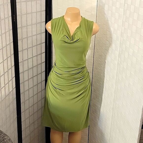 EVAN-PICONE DRAPED NECKLINE SLEEVELESS RUCHED MIDI DRESS - Picture 8 of 13